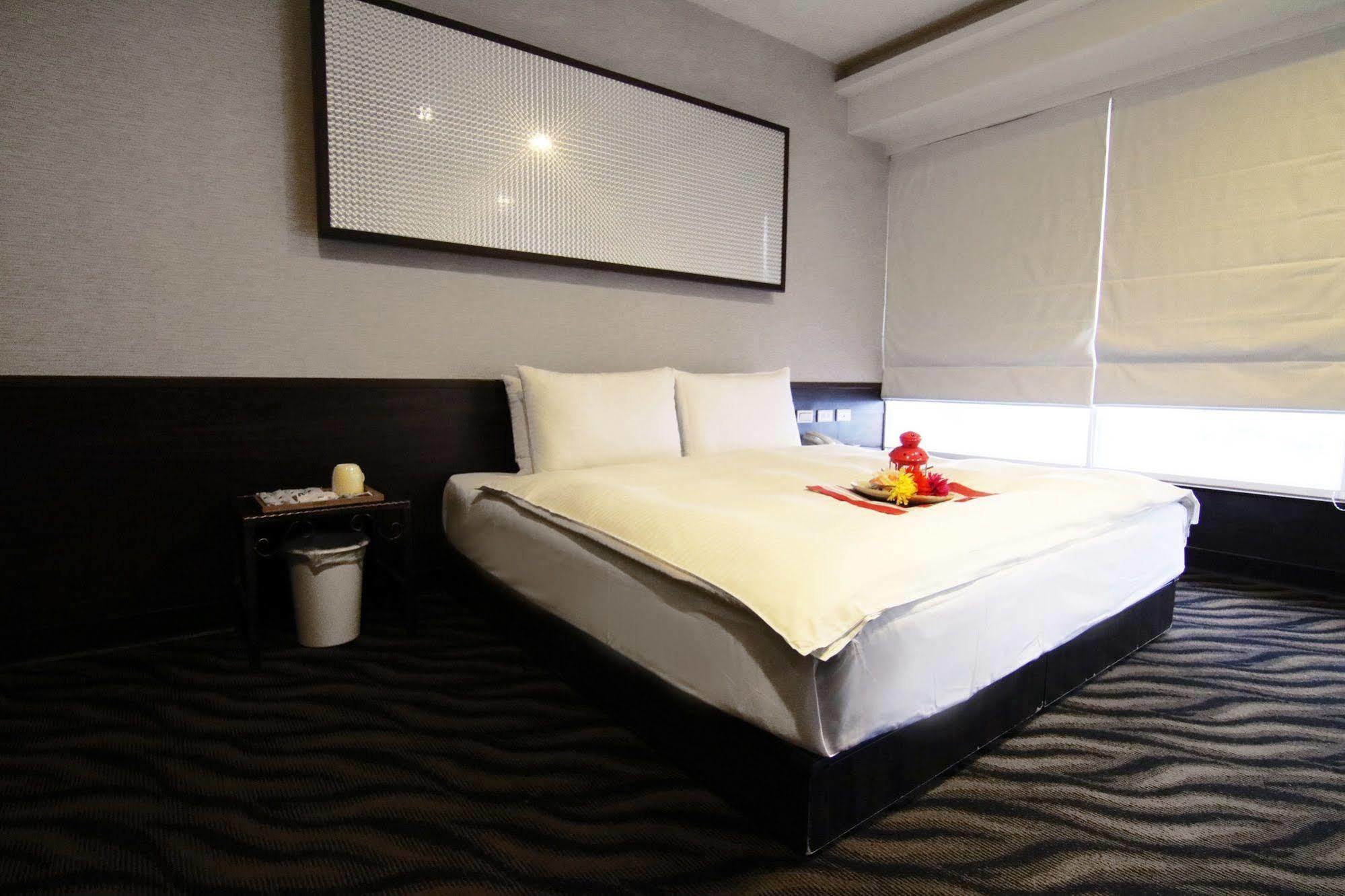 Hotel 6 - Ximen Taipeh Exterior foto